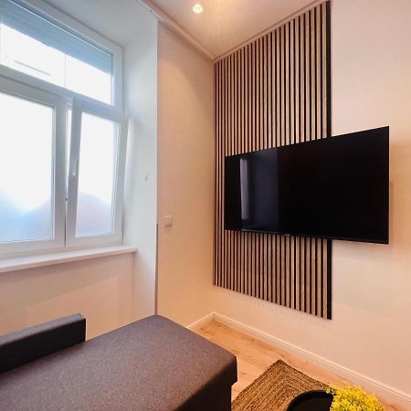 Zeus Design Apartment Schlosspark Schoenbrunn Vienna Esterno foto