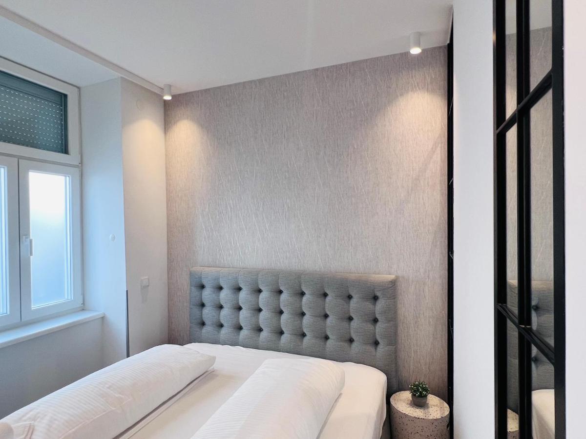 Zeus Design Apartment Schlosspark Schoenbrunn Vienna Esterno foto